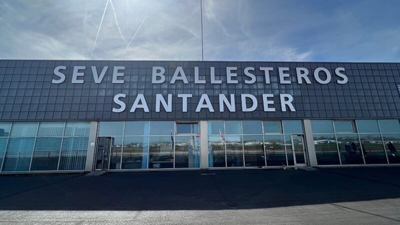 El aeropuerto de Santander ampliará sus rutas a Sofía, Almería, Jerez, Vigo y Lanzarote en 2026.
