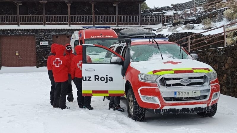 El paso de ‘Emilia’ en Tenerife provoca vientos de 146km/h en Izaña y nieve en El Teide.