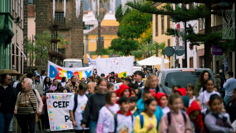 Más de 1.200 niños celebran La Laguna como ciudad de paz