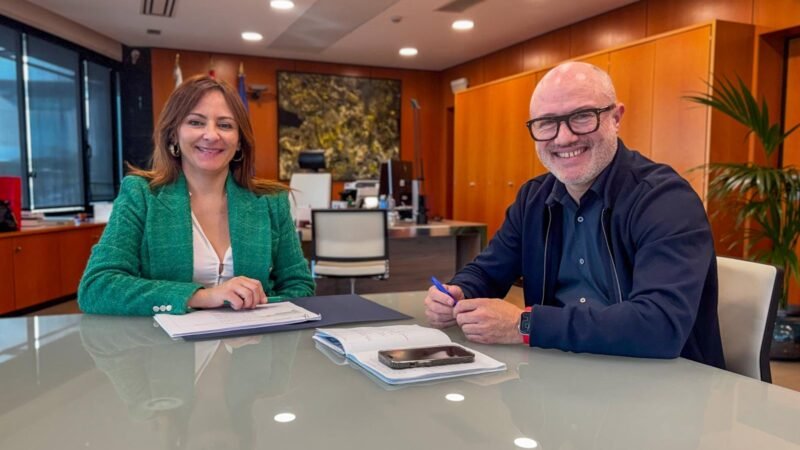 Pago de compensaciones por fincas arrasadas por el volcán en Canarias.