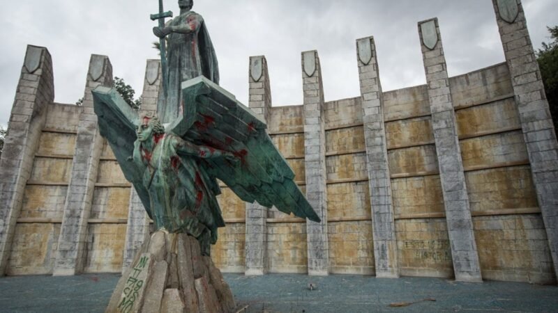 Podemos denuncia ante la Fiscalía la vulneración de la ley de memoria democrática por el monumento a Franco en Santa Cruz de Tenerife