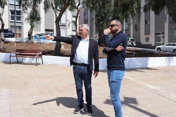 Renaturalización de parques y jardines públicos con flora endémica en La Laguna