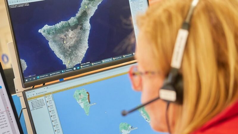 Rescatan a un hombre arrastrado por el mar en la playa de La Arenita, en Arona (Tenerife)