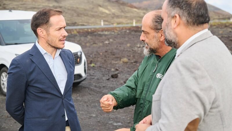 Zapata supervisa restauración de conos volcánicos en Lanzarote