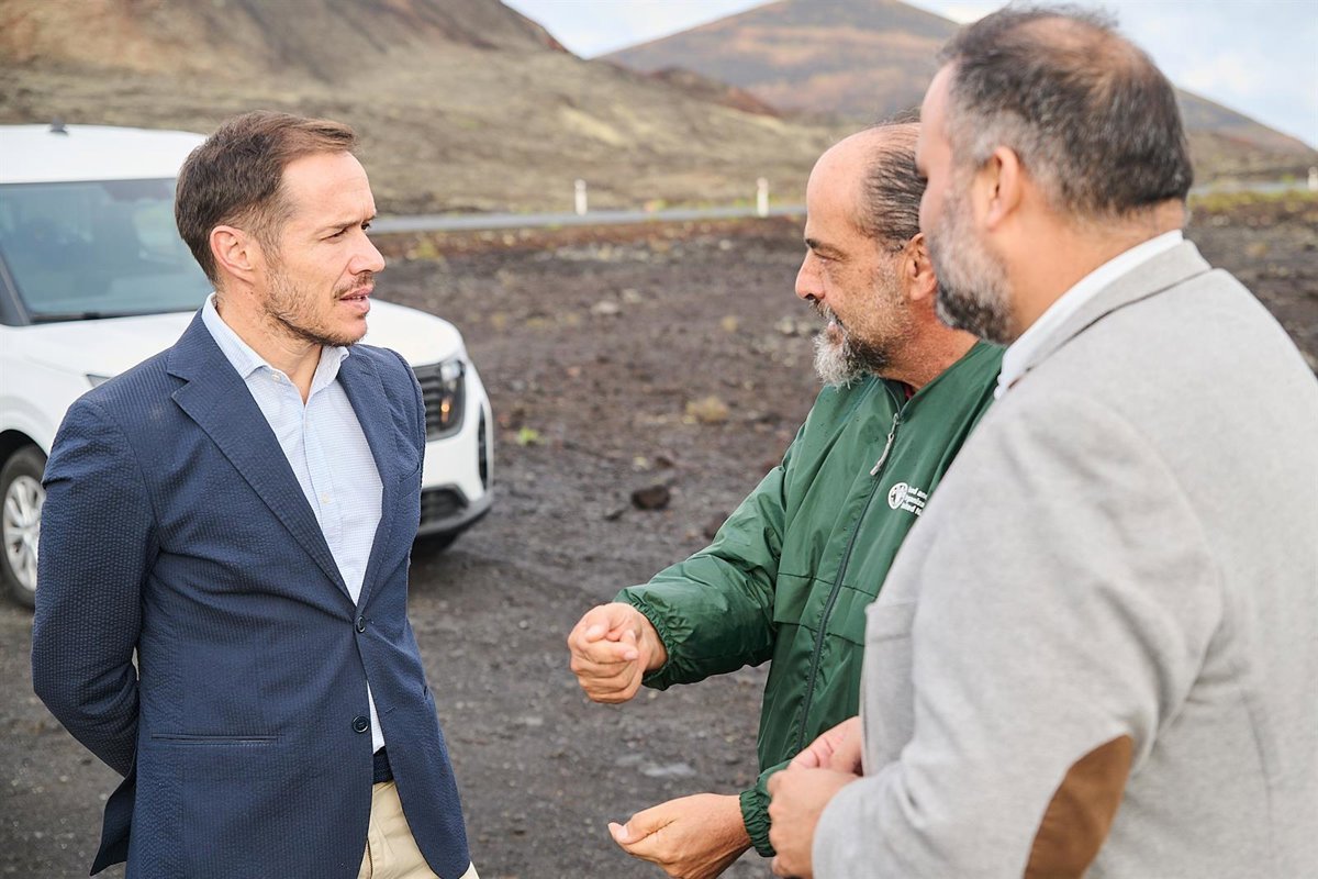 Zapata supervisa restauración de conos volcánicos en Lanzarote