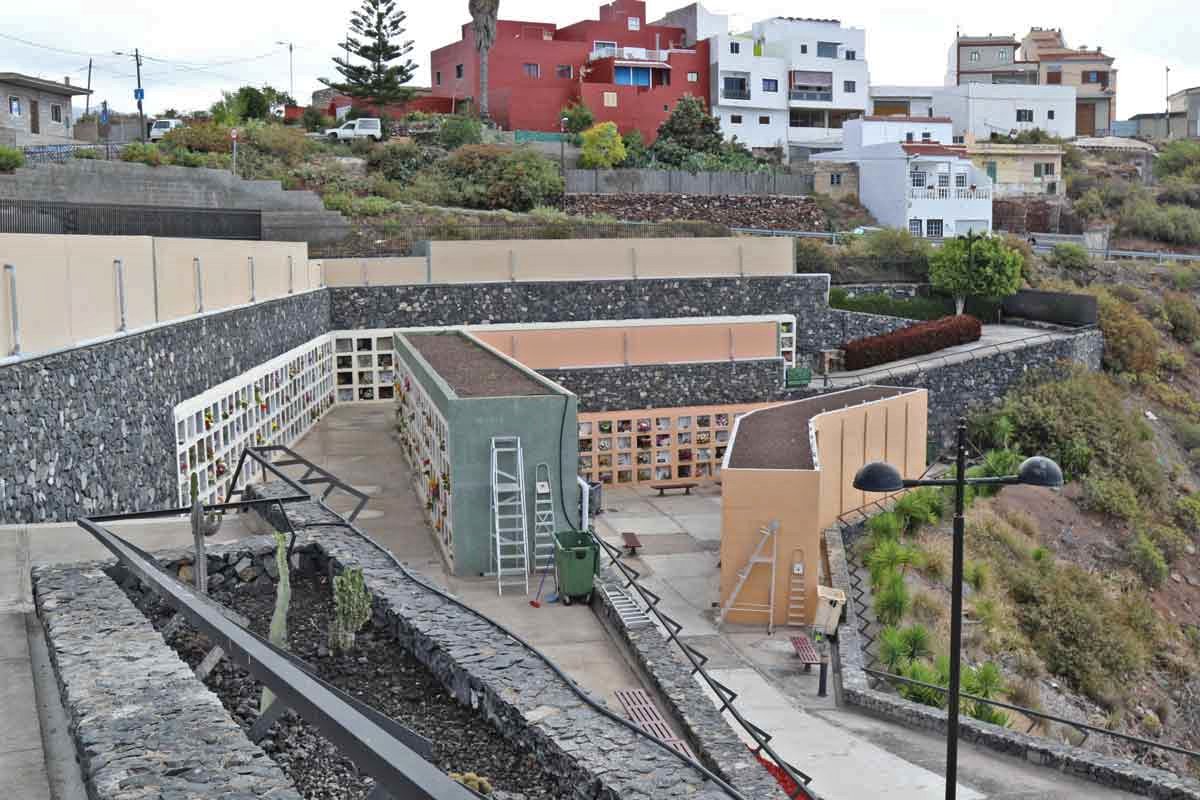 Arona amplía horarios del cementerio de Santa Salomé para Día de Todos los Santos y Difuntos.