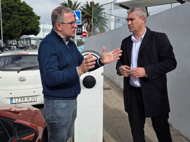 Ampliación de red de recarga gratuita para vehículos eléctricos en La Laguna.