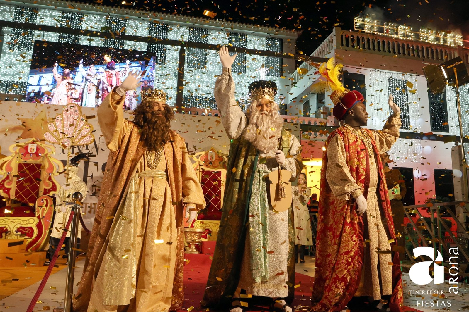 Arona se prepara para cerrar la temporada navideña con eventos familiares, actividades comerciales y la tradicional Cabalgata de Reyes

Arona se encuentra en los últimos días de las festividades navideñas con una serie de propuestas familiares, dinamización comercial y la esperada Cabalgata de Reyes. La agenda festiva se llevará a cabo del 2 al 5 de enero con diversas iniciativas repartidas por distintos puntos del municipio.

El viernes 2 de enero se realizarán acciones de dinamización navideña en Valle San Lorenzo a partir de las 17:00 horas, organizadas por la Asociación de Comerciantes y Usuarios (ACU) junto a la Concejalía de Promoción Económica.

El sábado 3 de enero, Las Galletas será el escenario del mercado de Navidad y actividades de animación en el Parque Paulino Suances Romín, seguido de acciones navideñas itinerantes en la Zona Comercial Abierta de Las Galletas por la tarde.

El domingo 4 de enero estará dedicado a las familias con ‘Navidad en Familia’, un parque lúdico en el pabellón de deportes de Valle San Lorenzo.

El lunes 5 de enero, se celebrará el Día de los Reyes Magos con actividades infantiles por la mañana en Arona Casco, seguido de la Gran Cabalgata de los Reyes Magos de Oriente por la tarde, recorriendo diversas calles de la ciudad. Al concluir el recorrido, Sus Majestades recogerán las cartas de los niños y niñas, poniendo fin a la Navidad.

Con esta agenda, el Ayuntamiento de Arona finaliza unas festividades marcadas por la participación ciudadana, el respaldo al comercio local y la convivencia en los diversos núcleos del municipio. 

Para más detalles sobre la programación completa, puedes consultar el siguiente enlace.
