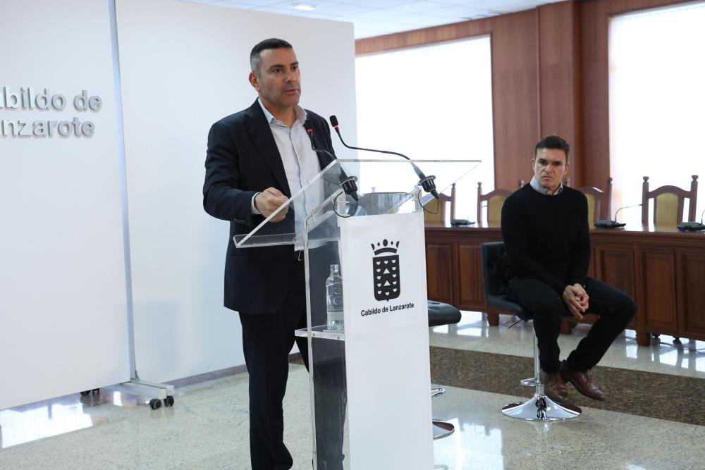 Balance positivo de Lanzarote en FITUR: acuerdos estratégicos y promoción turística.