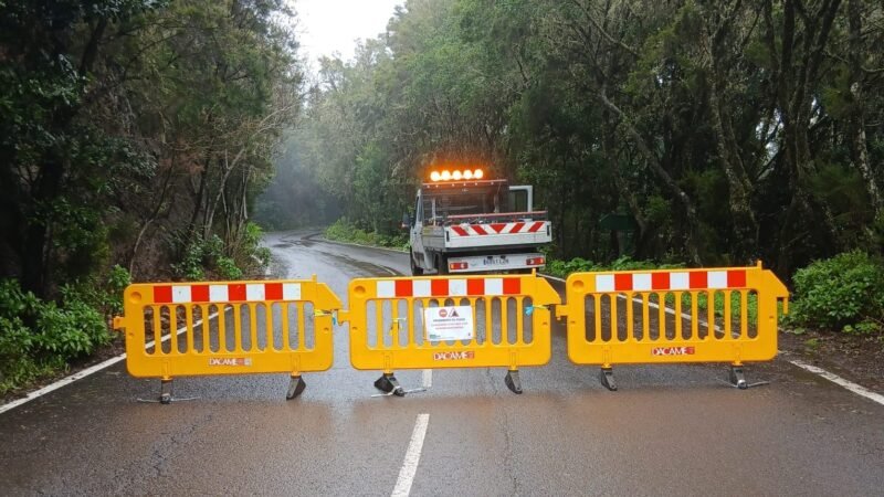Cierre de carretera de El Rejo por limpieza tras la borrasca Francis