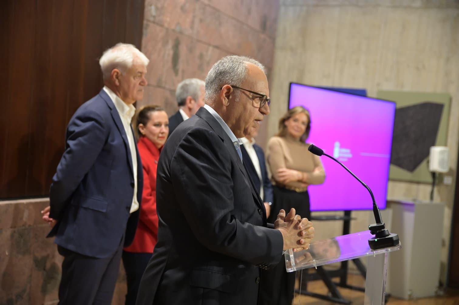 Curbelo busca acuerdo para el futuro de Canarias