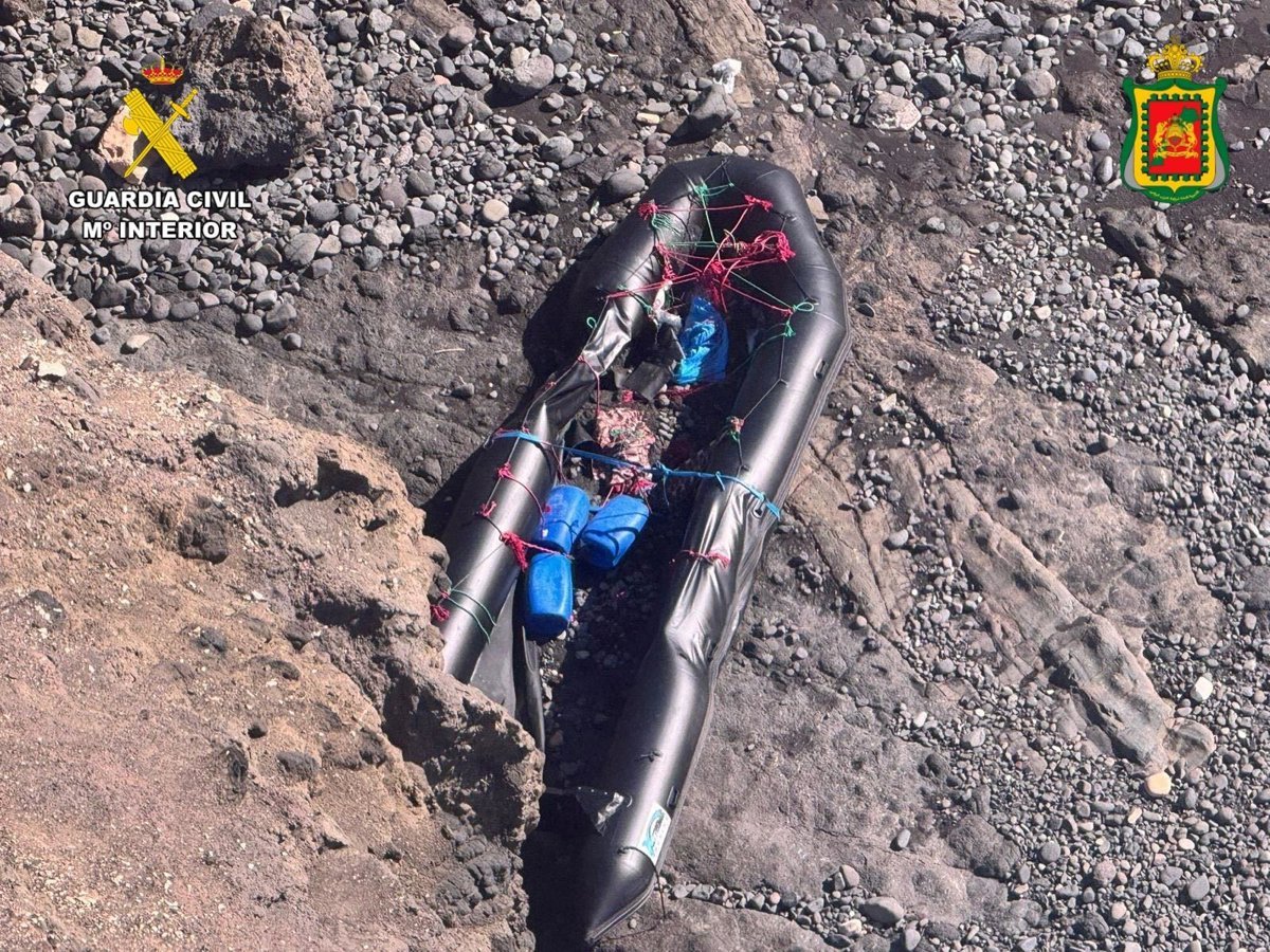 Detenidos tres hombres por introducir 877 kilos de hachís en Fuerteventura con una narcolancha