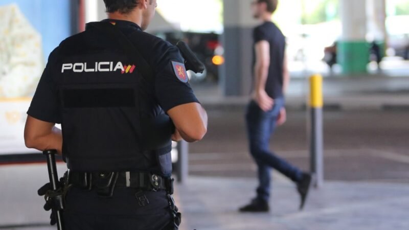 Detienen a hombre por robar teléfono móvil y exigir dinero para devolverlo en Gran Canaria
