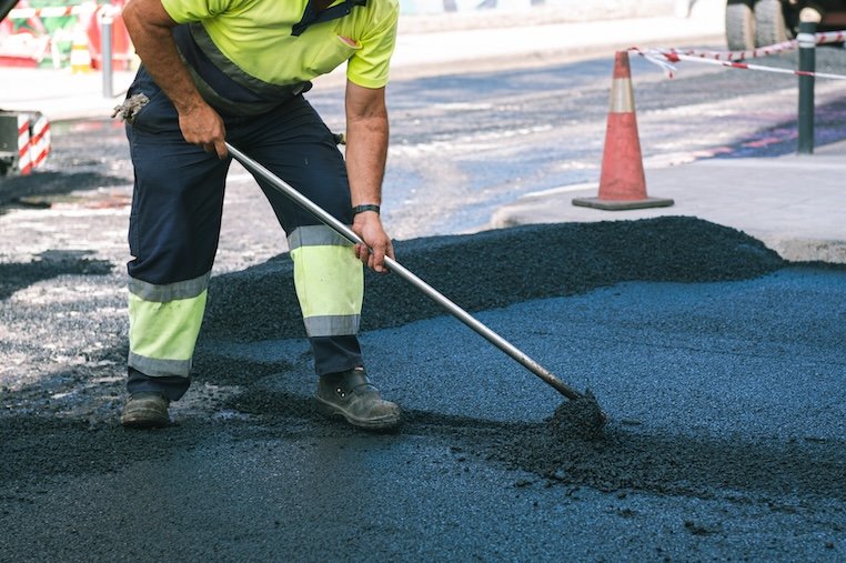 El Ayuntamiento mejora seguridad en carreteras municipales