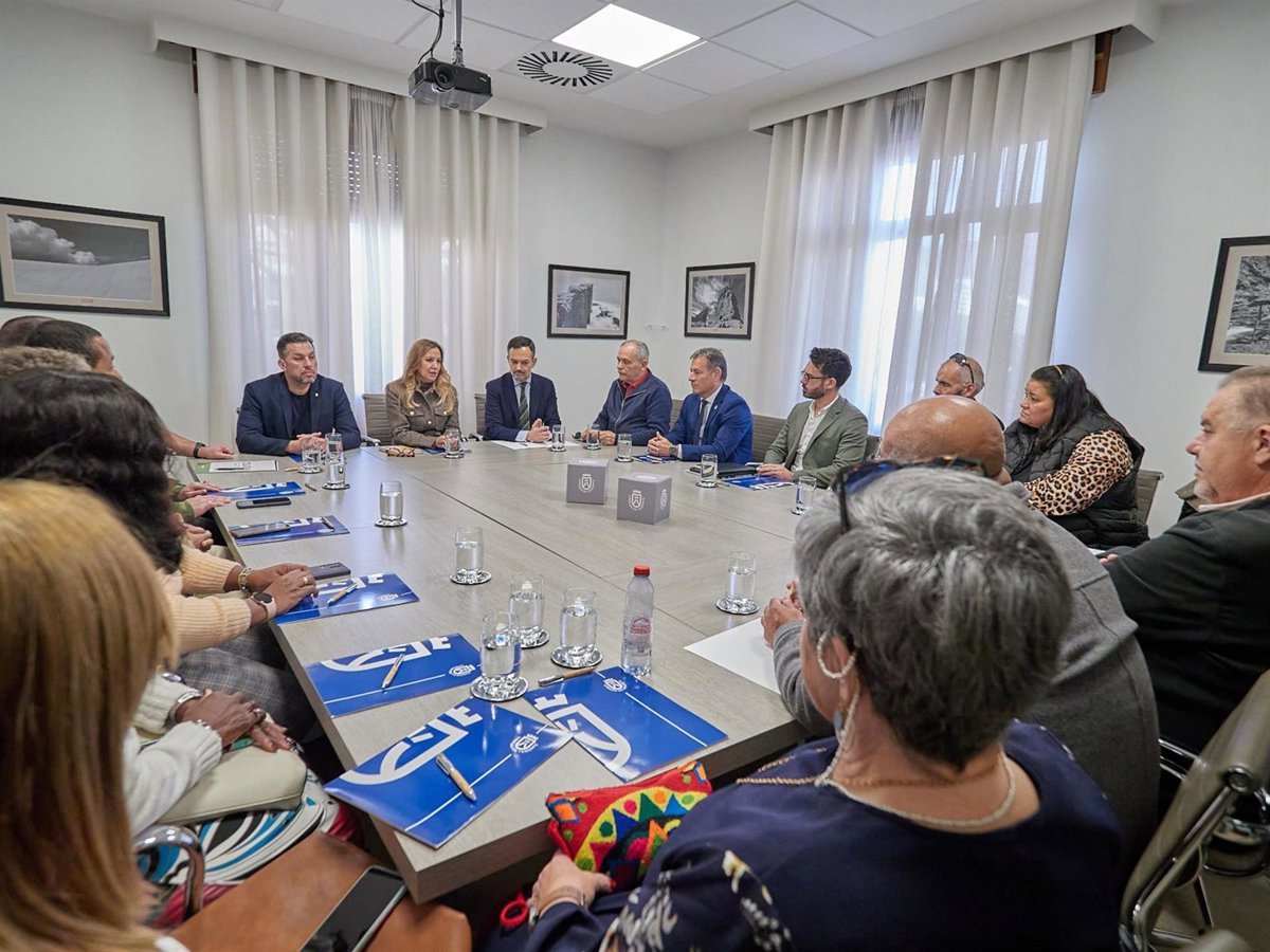 El Cabildo de Tenerife muestra solidaridad con la comunidad venezolana tras la captura de Maduro.