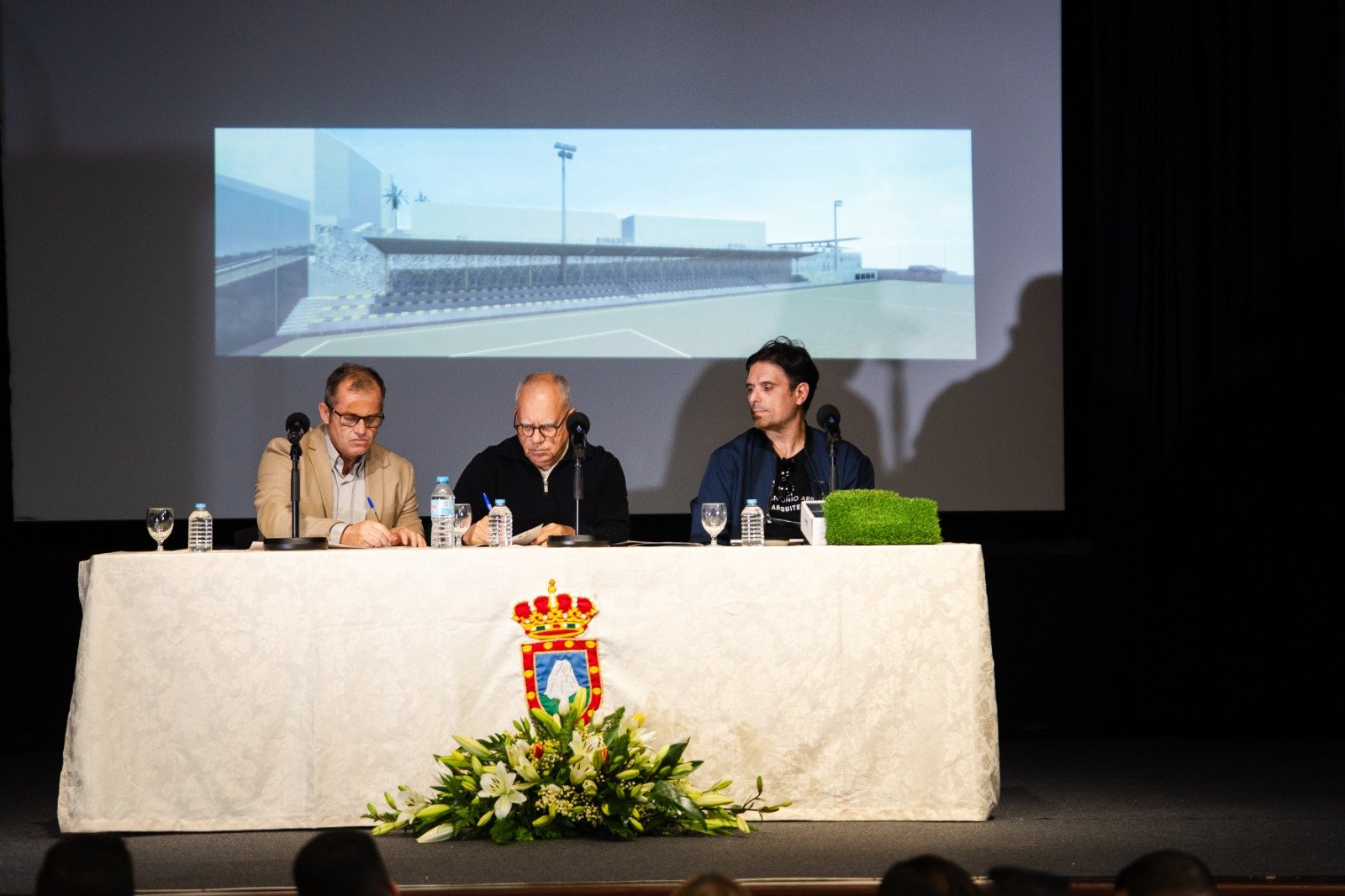 El Cabildo y Vallehermoso invierten en remodelación del Campo de Fútbol