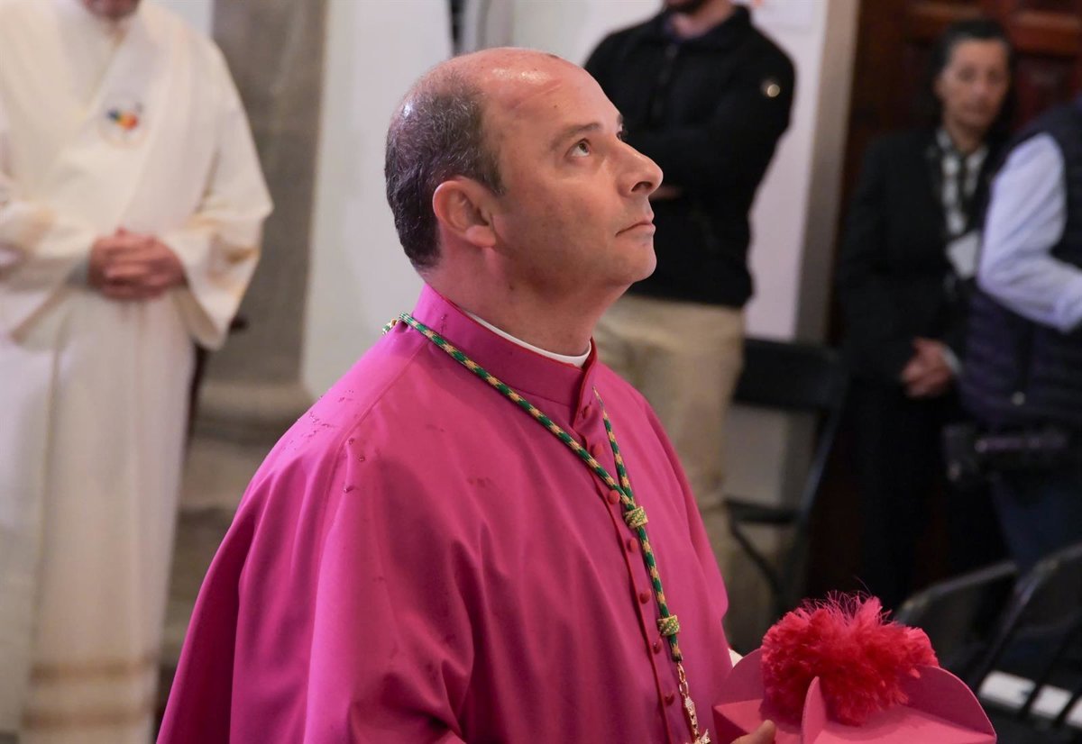El obispo de Tenerife agradece la visita del Papa a Canarias y destaca su enfoque en la migración.