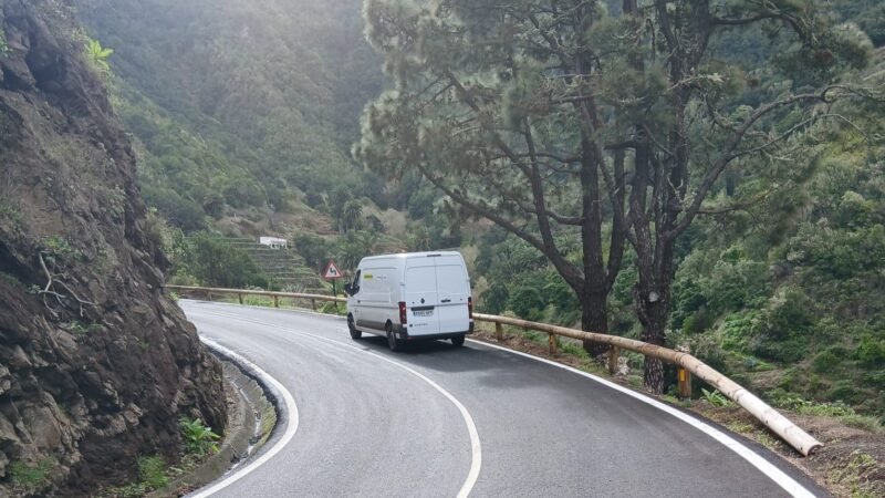 Reabierta la carretera de El Rejo tras trabajos de limpieza y acondicionamiento