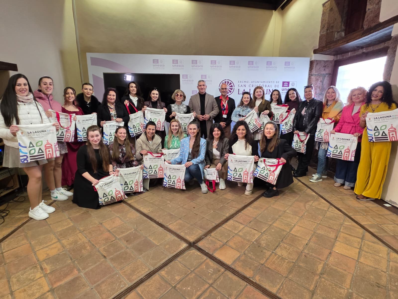 Visita del Coro Vanya Moneva al Ayuntamiento de La Laguna
