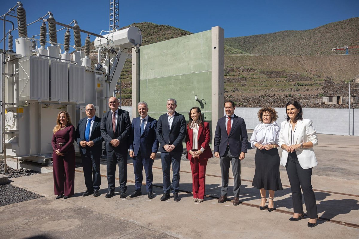 36 km de cable submarino a 1.145 m de profundidad inauguran interconexión eléctrica entre Tenerife y La Gomera.