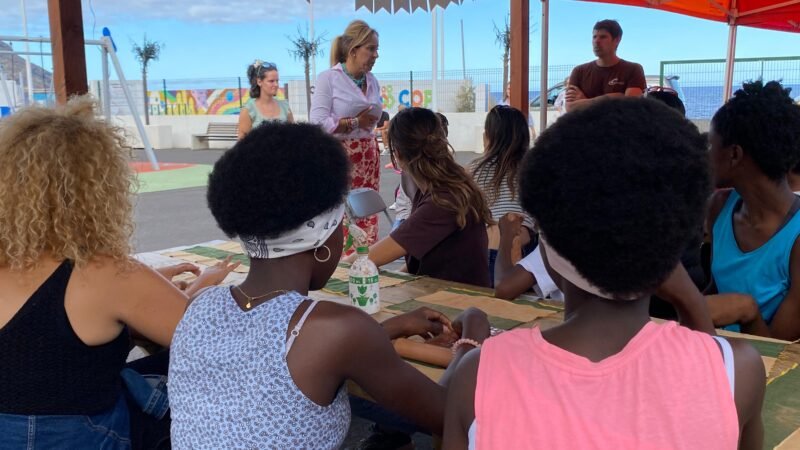 Apoyo emocional a menores a través del Programa Familias Amigas en La Palma.