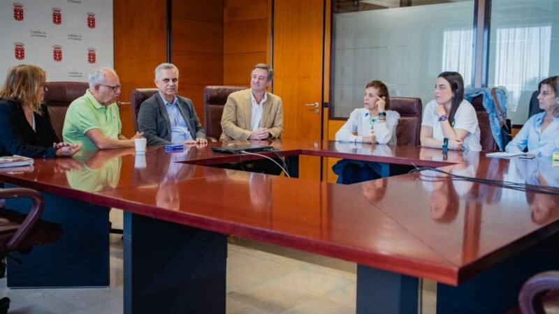 Cabildo y Colegio de Farmacéuticos refuerzan programa ‘Silbo’ con nuevo convenio.