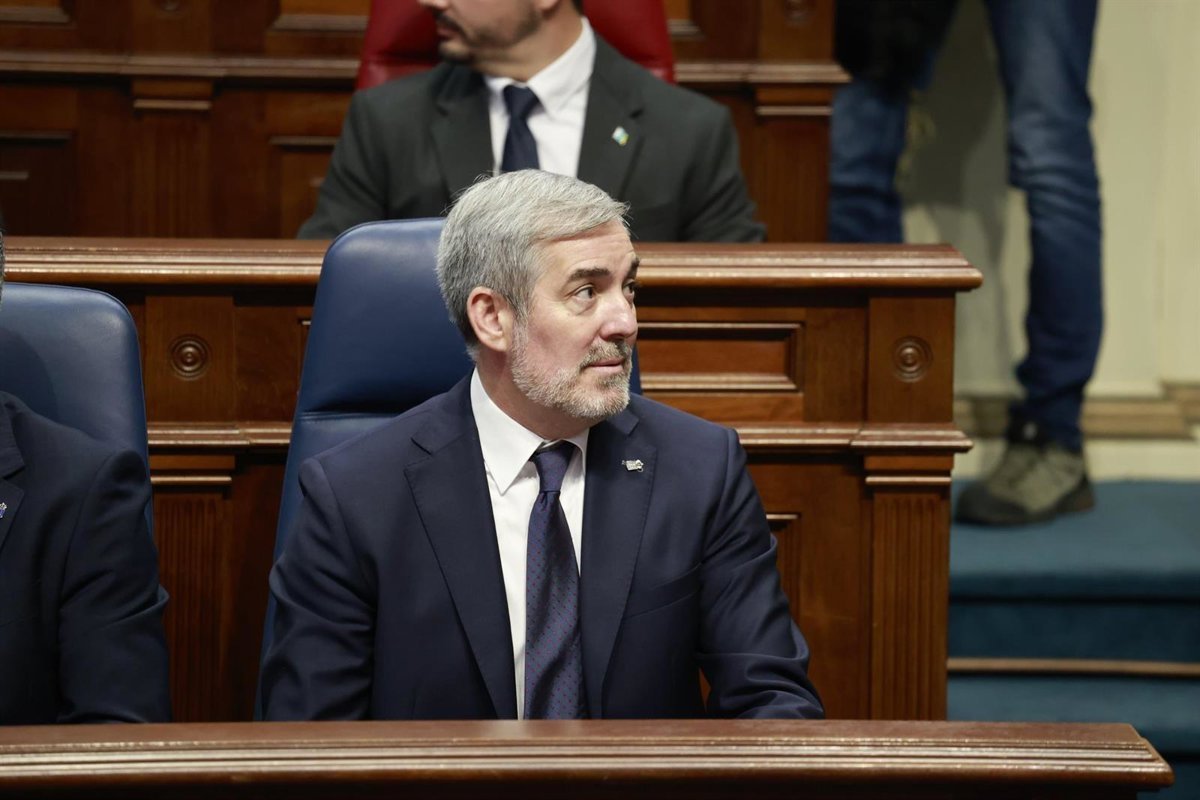 Clavijo aboga por la participación de Canarias en la gestión de sus aeropuertos
