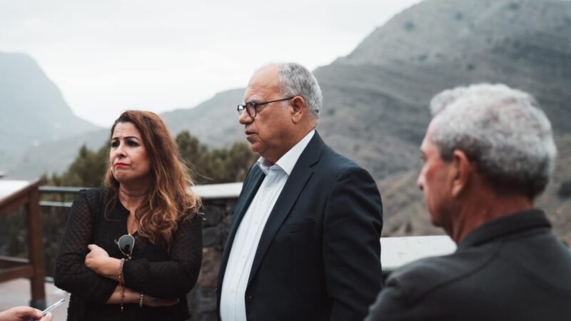 Convenio entre Cabildo y Ayuntamiento para mejorar vía Piedra Romana – El Tabaibal.