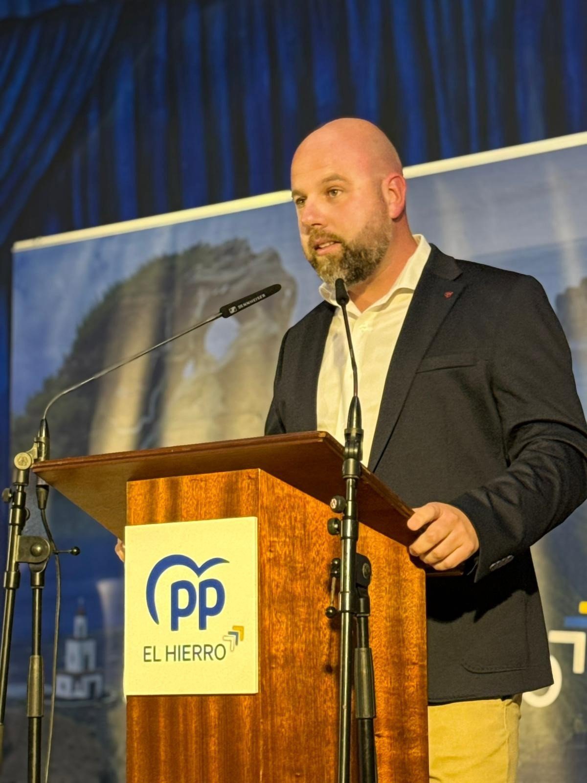 Juan Pedro Armas liderará la Comisión Gestora del PP en El Hierro para reorganizar la formación.