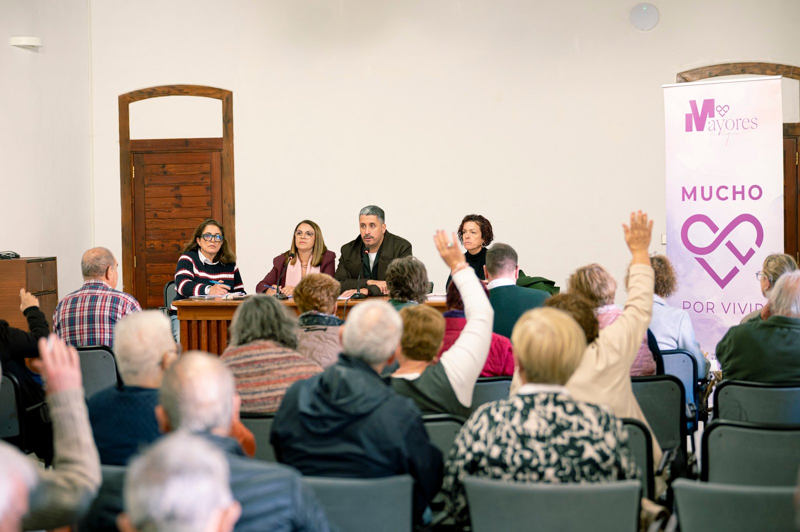 Promoción del envejecimiento activo y formación de mayores en La Laguna.