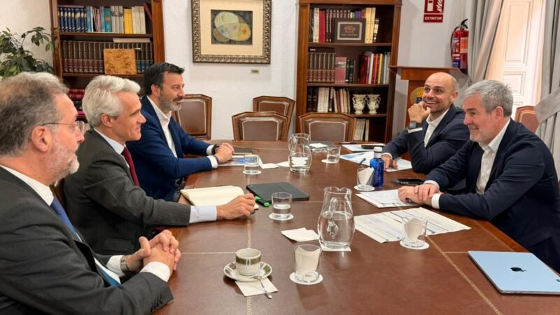 Reunión de seguimiento entre presidente de Canarias y Telefónica España