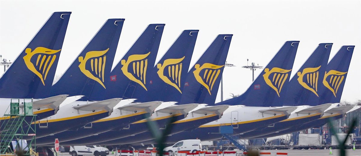 Un pasajero conflictivo de Ryanair multado con 15.000 euros por alterar vuelo a Lanzarote