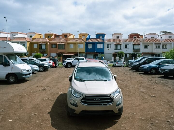 Acondicionamiento de parcela en Finca España por el Ayuntamiento de La Laguna