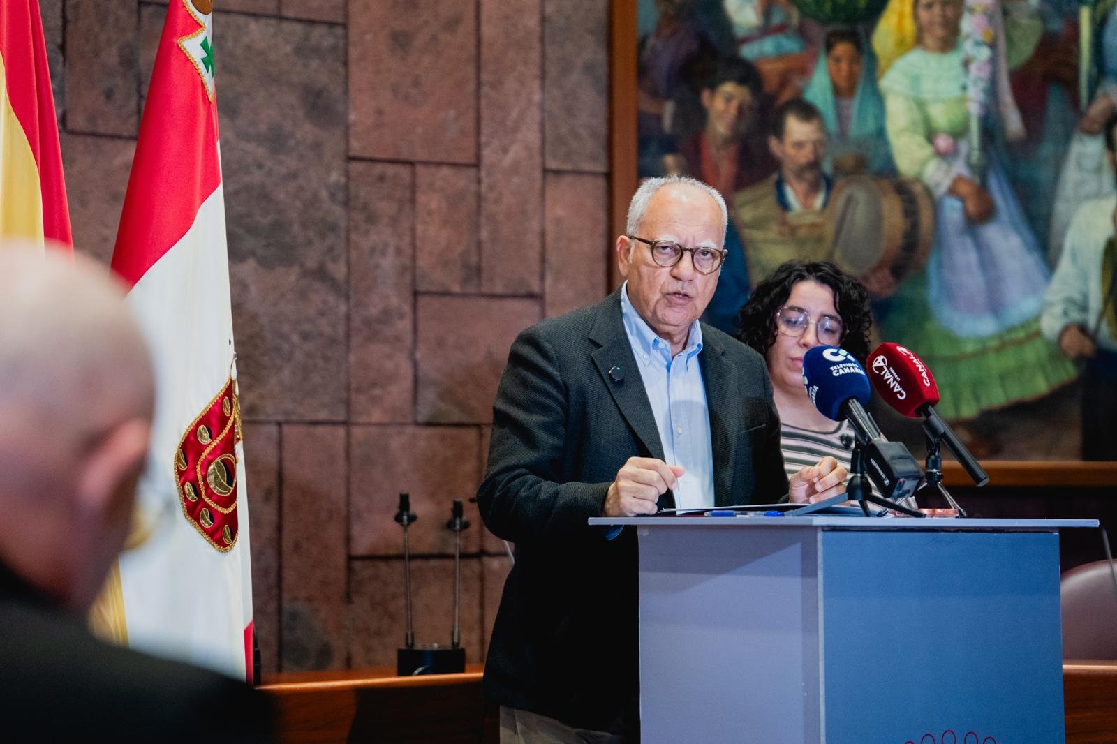 El Cabildo de La Gomera aprueba plan de inversiones de 28 millones de euros para fortalecer servicios públicos en español