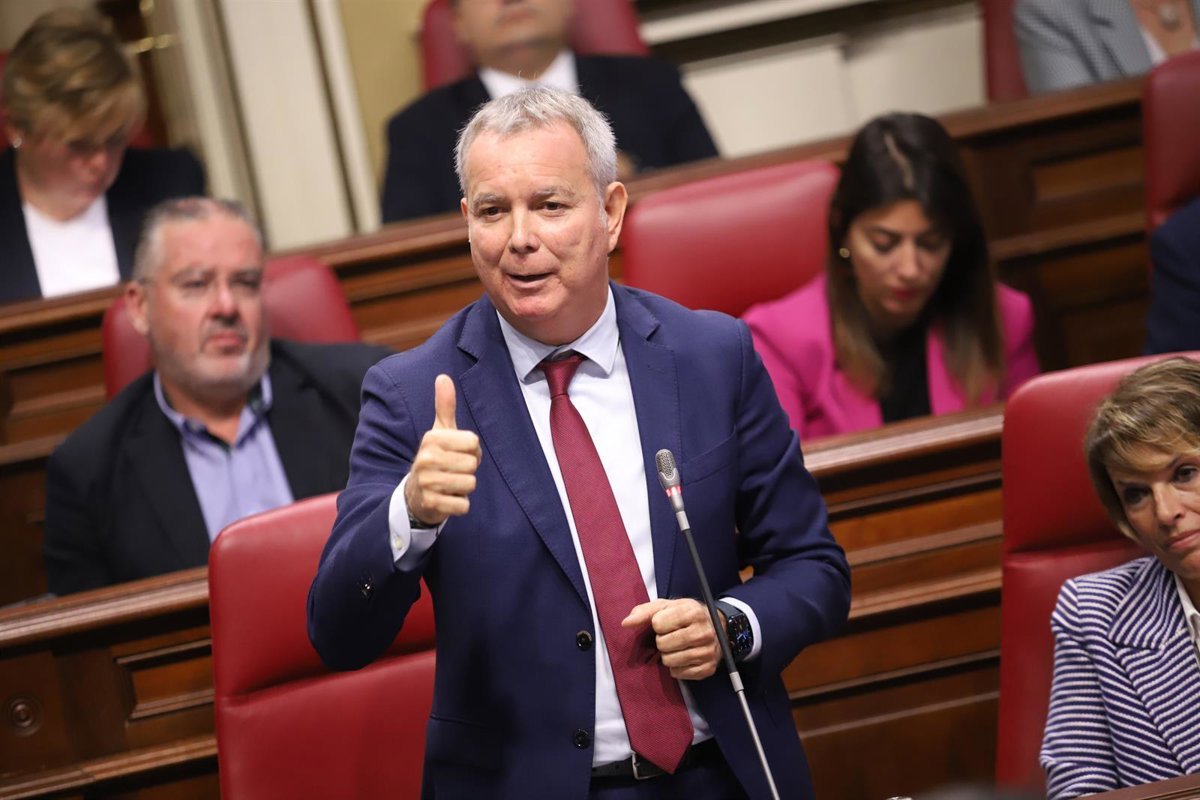 El PSOE propone 46 medidas para impulsar una Canarias más eficiente y sostenible