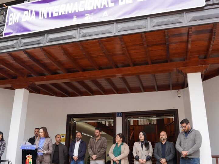 El manifiesto también destaca la importancia de promover la participación política y social de las mujeres, así como de garantizar su acceso a una educación igualitaria y de calidad. Asimismo, hace un llamamiento a erradicar la violencia de género y a trabajar en la construcción de una sociedad más justa e inclusiva para todas las personas.