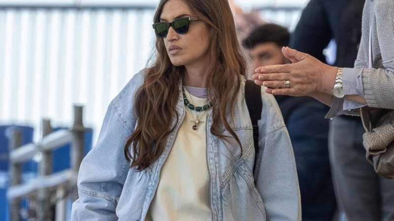 Sara Carbonero presume de estilo ‘sport’ con su look en el torneo de LaLiga Futures