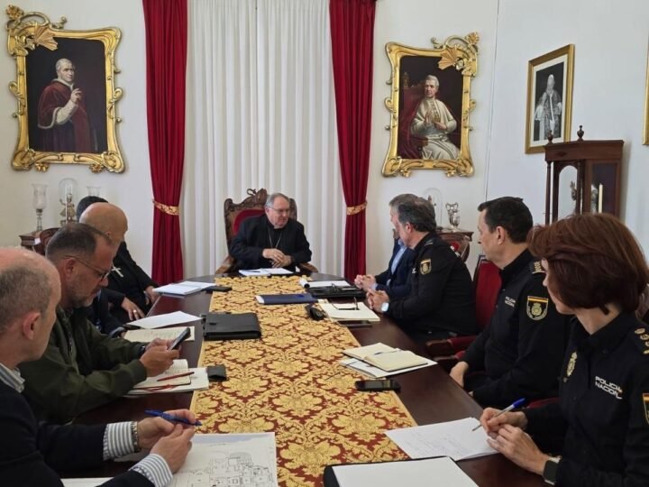 Coordinación de la seguridad para la visita del Papa a Canarias por la Policía Nacional.