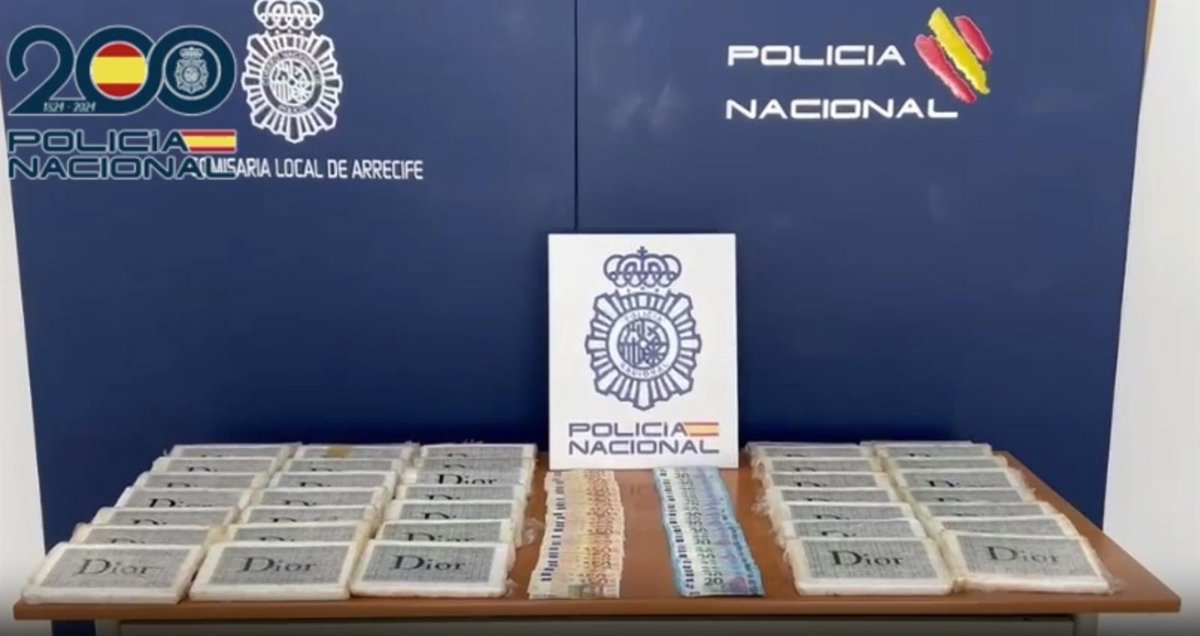 Detenidas cinco personas y confiscados 21,5 kilos de cocaína en autocaravana en Costa Teguise (Lanzarote)