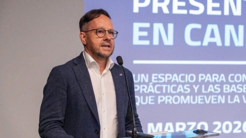 El Gobierno de Canarias se une al IEAM para reforzar su preparación ante crisis migratorias.