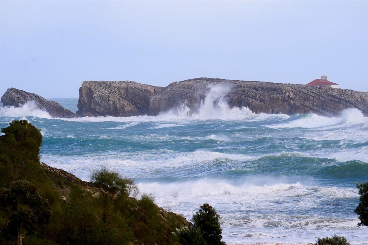 El viento y las olas alertan a 4 CCAA con subidas de hasta 10ºC