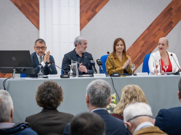 II Foro de Colegios Profesionales de Canarias: Diálogo y Transformación.