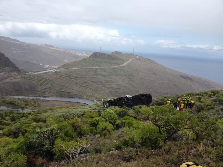 Investigan fallo en frenos como causa del accidente de guagua en La Gomera con un fallecido y 27 heridos