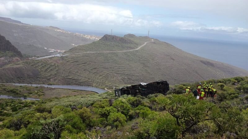 Investigan fallo en frenos como causa del accidente de guagua en La Gomera con un fallecido y 27 heridos