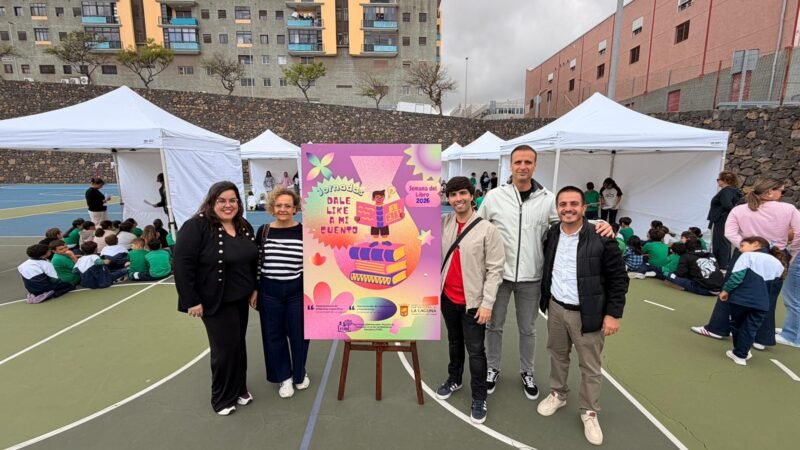 La Laguna transforma centros escolares en escenarios de cuentos para el Día del Libro