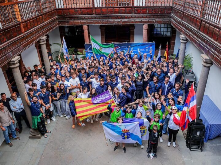 La Palma destaca como epicentro del windsurf infantil y juvenil con el Campeonato de España de Techno e IQFOIL.