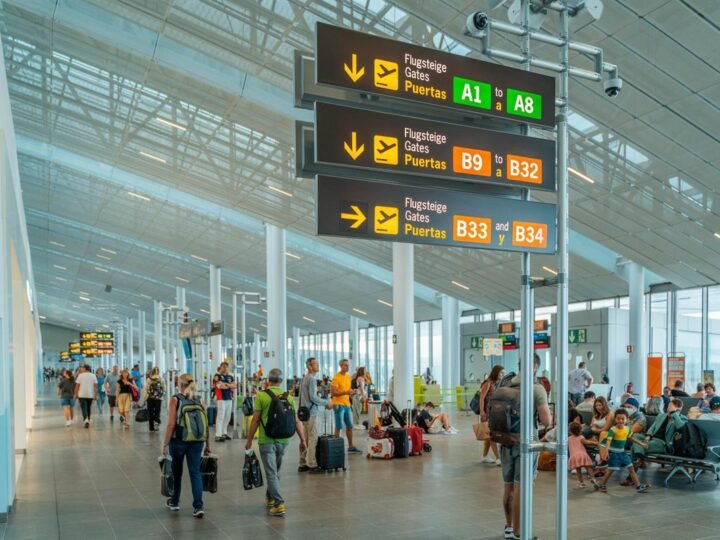 Los aeropuertos canarios operarán alrededor de 1.303 vuelos este Jueves Santo.