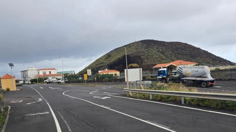 Nueva rotonda en LP-2 mejora seguridad vial en Villa de Mazo