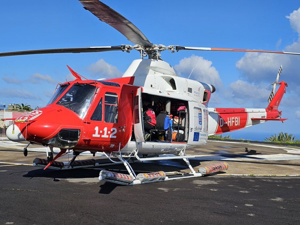 Rescatado en helicóptero tras sufrir reacción anafiláctica por picadura de insecto en pista de Adeje, Tenerife.