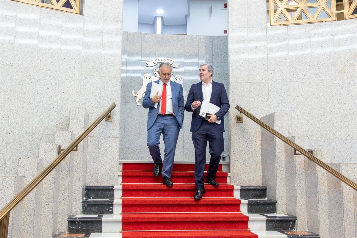 Reunión entre Canarias y Estado para explorar cogestión de aeropuertos.